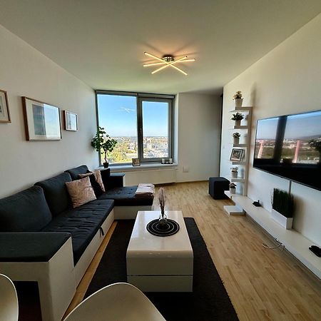 Appartement Three Towers With Beautiful View And Parking! à Bratislava Extérieur photo