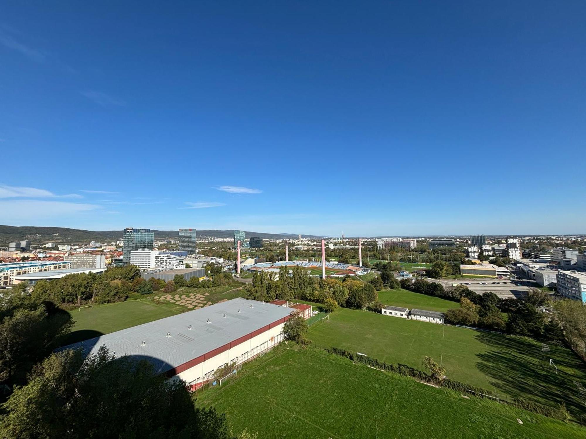 Appartement Three Towers With Beautiful View And Parking! à Bratislava Extérieur photo